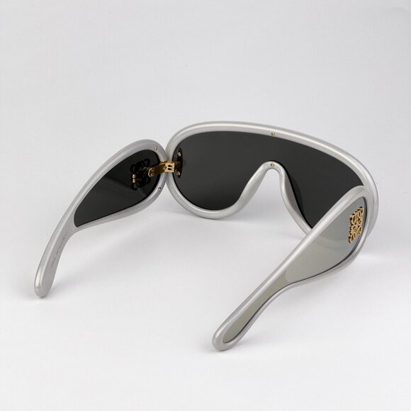 Loewe X PAULA'S IBIZA LW40108I Sunglasses – Sparkle Gold | Model LW40108I 24C - Picture 5 of 11